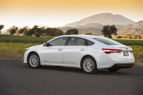 2015 Toyota Avalon Hybrid XLE Premium Review Web2Carz