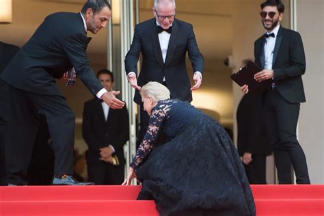 Helen Mirren Sufrió Una Terrible Caída En El Festival De Cannes Infobae