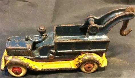 Antique Cast Iron Arcade Wrecker Toy Tow Truck Solid Sturdy All