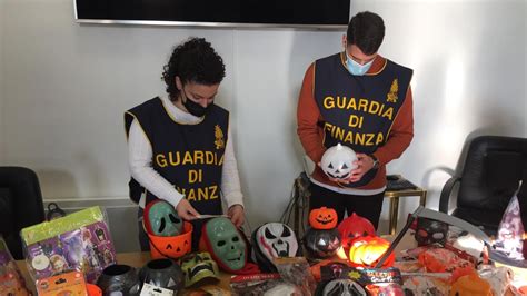 Maxi Sequestro Di Giocattoli E Addobbi Per Halloween