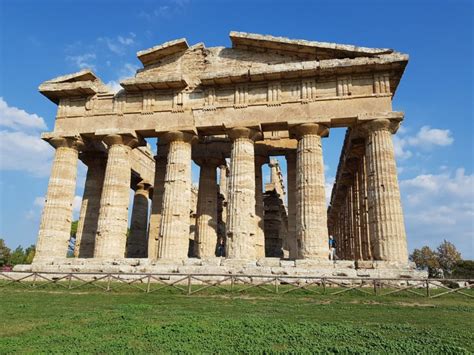 Il Parco Archeologico Di Paestum A Passeggio Nella Valle Dei Templi