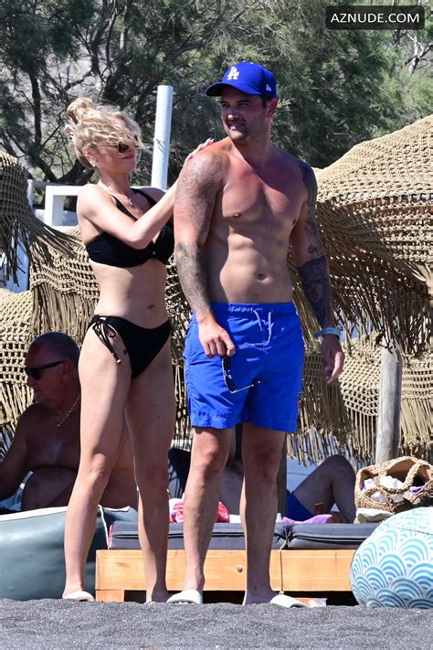 Katie Mcglynn Black Bikini In Santorini Greece AZNude