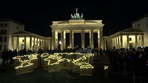 Licht Aus Am Brandenburger Tor Für Den Klimaschutz Bz Die