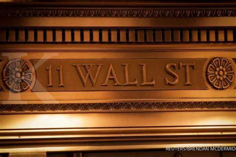 Wall Street Tergelincir Karena Ketidakpastian Kebijakan Pajak Perusahaan As