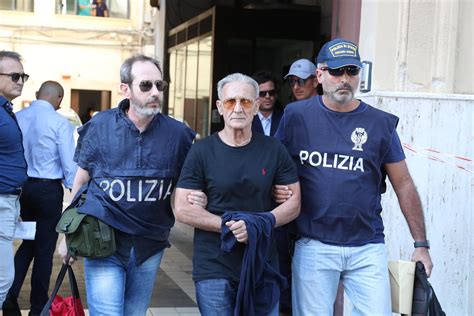 Italian Cops And Fbi Agents Bust 19 Mafia Suspects In Joint Raids