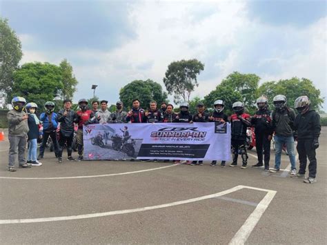 Wahana Ajak Komunitas Cbr Jajal New Honda Cbr Rr Performanya Bikin