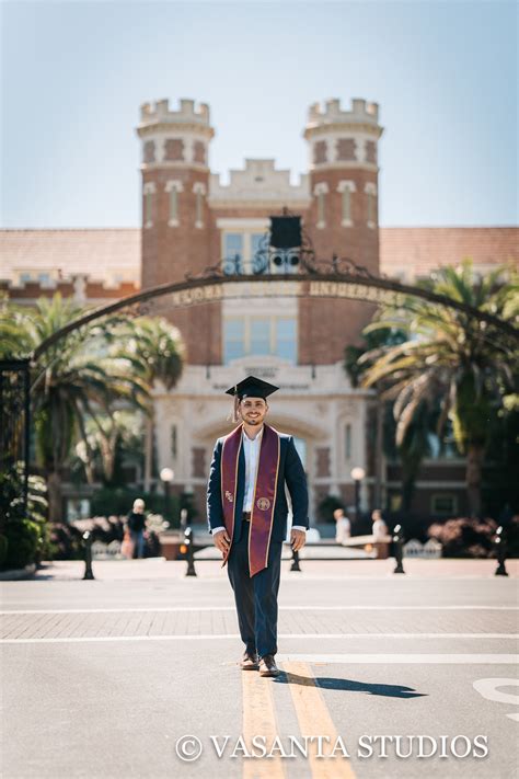 VASANTA Studios | FSU College of Business Graduation Photos with Logan