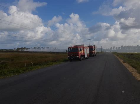 Fumaça provoca engavetamento na SE 100 em Pirambu e duas pessoas ficam