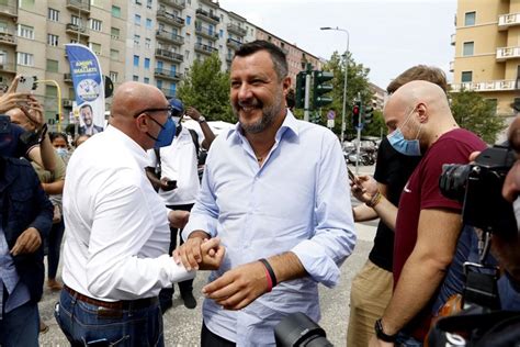 Matteo Salvini Incontra Stampa E Cittadini A Milano Primopiano Ansa It