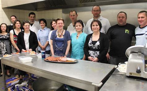 École Notre Dame Un repas pour financer les travaux et sorties Le