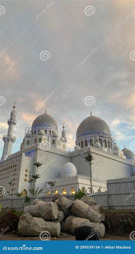 Beautiful Mosque in Indonesian Stock Photo - Image of tower, temple ...