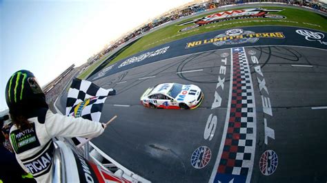 Nascar At Texas Kevin Harvick Wins Martin Truex Jr Clinches Next