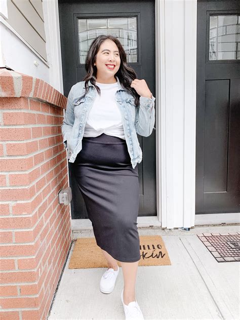 Black Pencil Skirt Outfits Plus Size