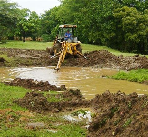 Inician Construcción De Abrevaderos Para Combatir La Sequía Panamá