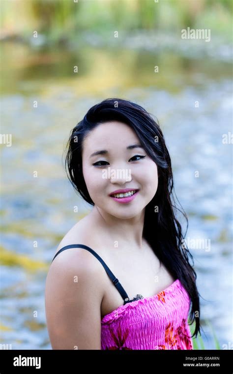 Attractive Japanese Woman Hi Res Stock Photography And Images Alamy