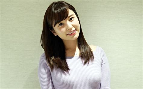 角谷暁子アナの胸が強調されたニット画像50枚以上！美人過ぎてヤバい！