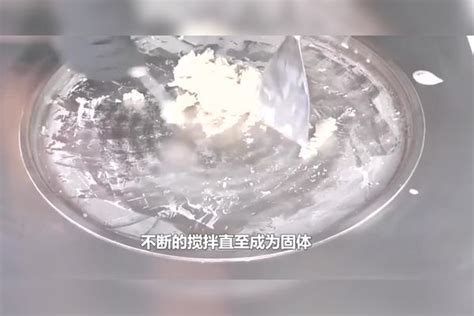 外国小伙奇思妙想，用“生鸡蛋”炒酸奶，看完制作过程你敢吃吗？酸奶小伙外国