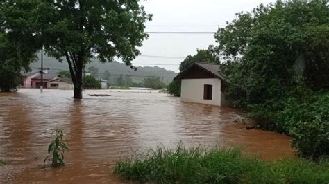 Chuvas Causam Morte E Estragos No Rio Grande Do Sul