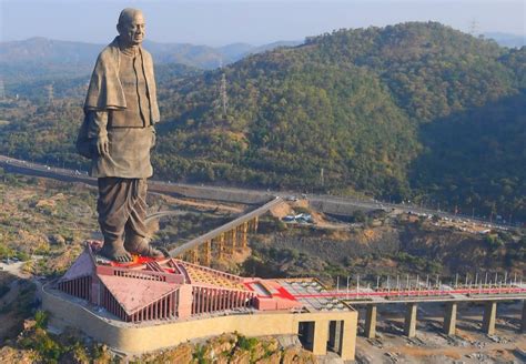 Top 10 Tallest Statues in India ~ TaxidiGuru