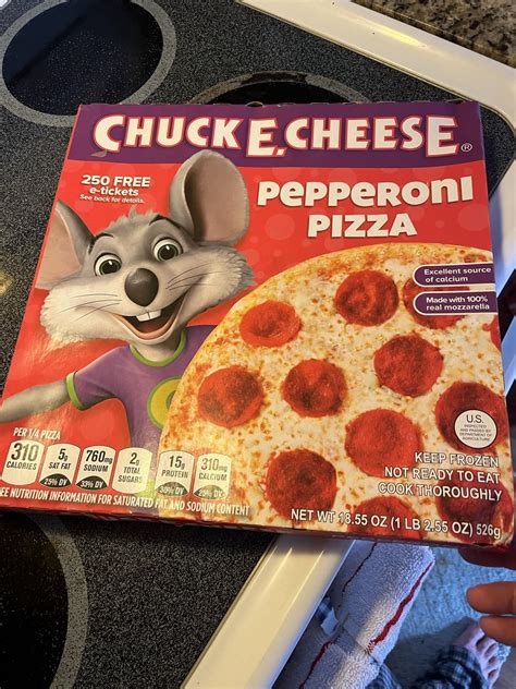 Chuck E Cheese Frozen Pepperoni Pizza Rfrozendinners