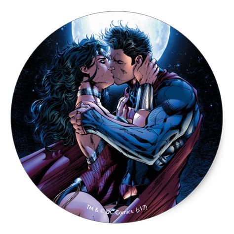 Wonder Woman And Superman Kissing