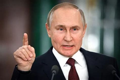 Vladimir Putin Resuscitated After Having Cardiac Arrest Claims