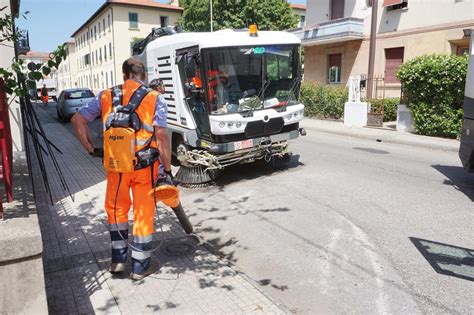 Prosegue La Pulizia Stagionale Delle Strade