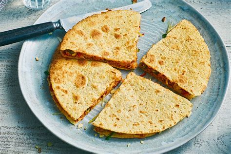 Färbung Affe Menschliche Rasse Tortilla In Der Pfanne Mit Käse Porter