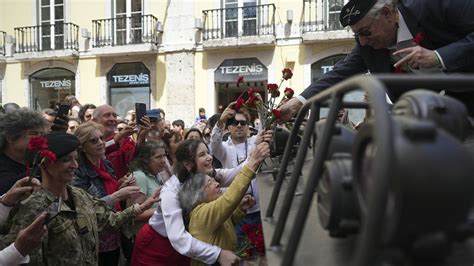 Le Portugal a célébré les 50 ans de la révolution des Œillets