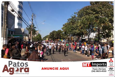 Patos de Minas 130 anos Desfile Cívico Militar Estudantil marca