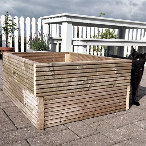 DIY – DECKING PLANTER | Lust Living