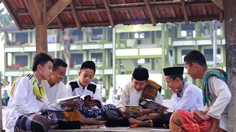 Biaya Pondok Pesantren Daar El Qolam Syarat Cara Daftar