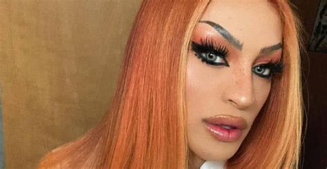 Pabllo Vittar Coloca Bumbum Pra Jogo Em Clique Sensual E Arranca