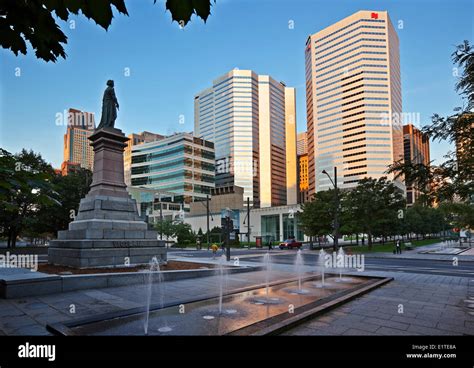 Montreal Canada Statue Queen Victoria Banque De Photographies Et D