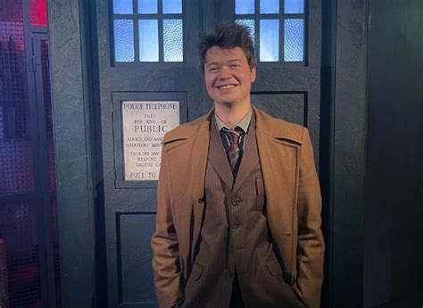 Alexander Westwood Ator De Sex Education Condenado Por Abusos