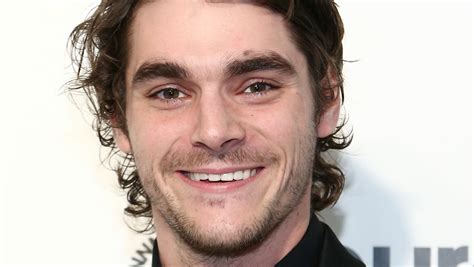 Breaking Bad S Rj Mitte Says It S A Shame He Never Had A Scene With