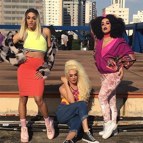 Aretuza Lovi da infância brutal a status de nova Pabllo Vittar