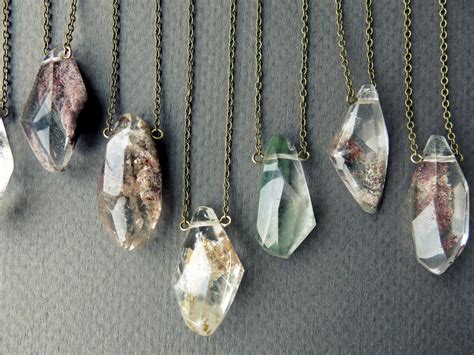 (10+ Styles) Why crystal rock jewelry makes a great witchy statement ...