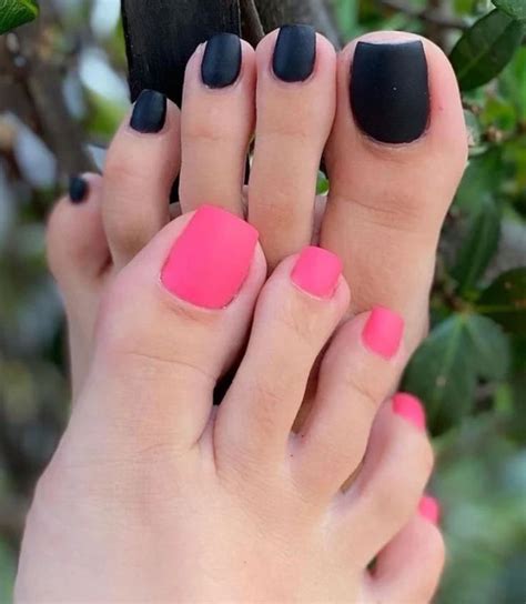 Pin On Cute Feet Pretty Toe Nails Pink Toe Nails Pretty Toes