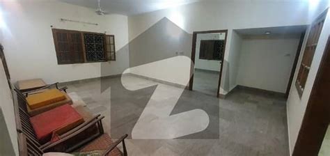 Nazimabad No 4 3 Bedroom Drawing Lounge Bungalow Full Floor Available