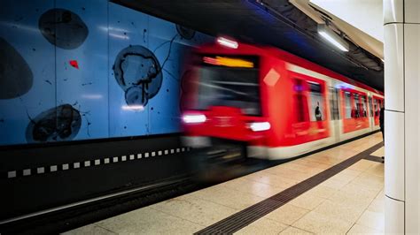 S Bahn Hamburg Probleme Beim Neustart Im Citytunnel Verkehr Ndr De