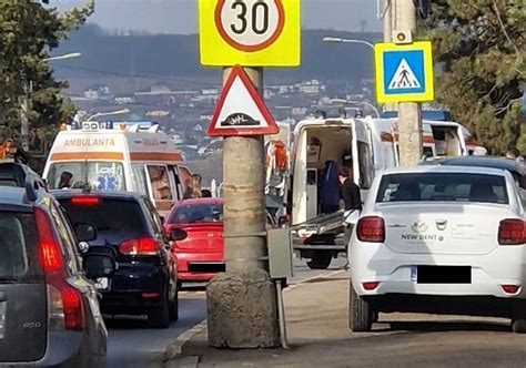 Un Biciclist Beat A Lovit O Femeie Cu Doi Copii Cotidianul Crai Nou