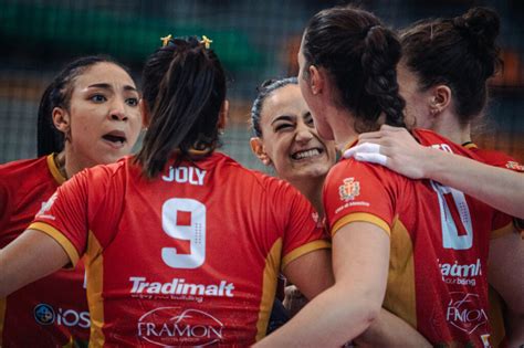 Volley L Akademia Messina Batte Al Tie Break Il Busto Arsizio