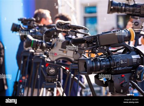 Professional digital camera setup on outdoor movie set Stock Photo - Alamy