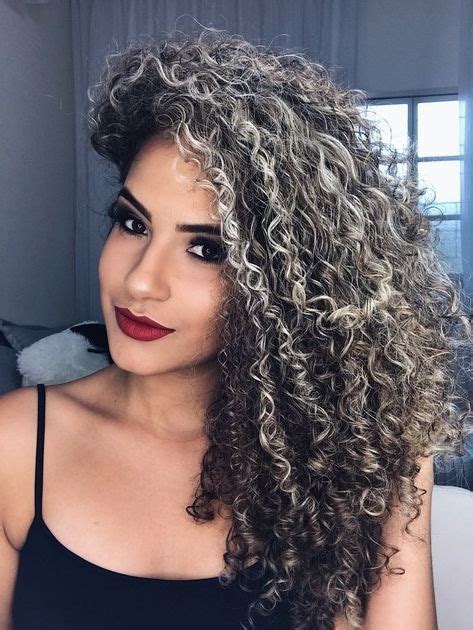 Cabelo Cacheado Luzes Confira Como Cuidar E Looks Arrasadores Para