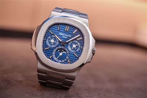 Review Patek Philippe Nautilus Perpetual Calendar G Specs