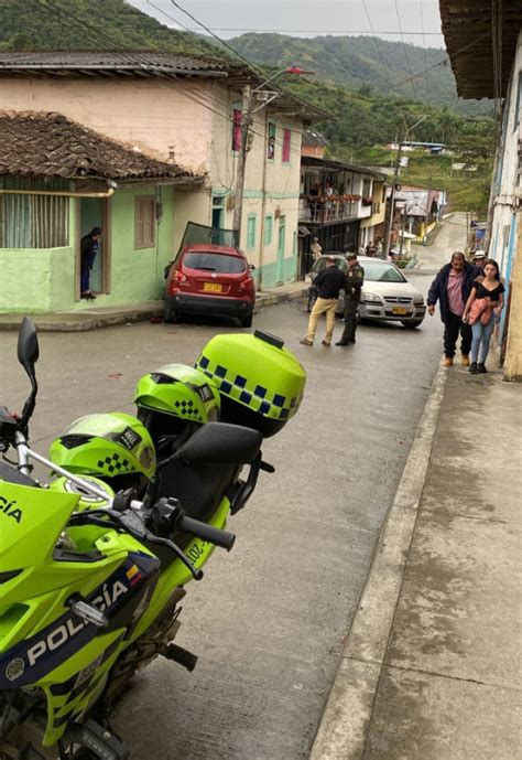 Atropelló A Un Adulto Mayor Chocó Contra Otro Vehículo Y Terminó Contra Un Poste Hombre En