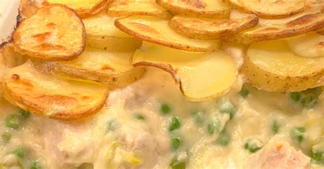 Garlic Chicken And Leek Potato Bake