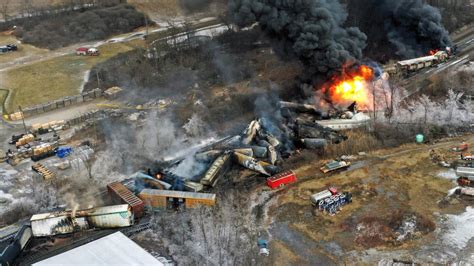 Ohio train wreck chemical spill nearing Kentucky border. What we know