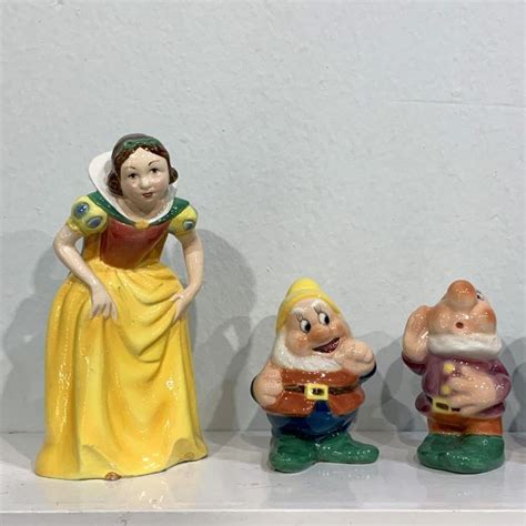 ZACCAGNINI Walt Disney Statuine In Ceramica Decorata Bianca Neve E I